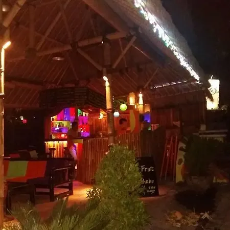 Topi Inn